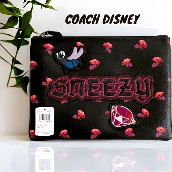 COACH NWT LG COSMETIC POUCH BAG DISNEY SNOW WHITE AND THE SEVEN DWARFS SNEEZY - Picture 1 of 9